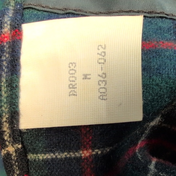 Pendleton Lodge Plaid 100% Virgin Wool Button Down Plaid Shirt Size M EUC - Picture 6 of 6